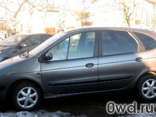 Битый автомобиль Renault Scenic