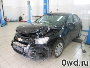 Битый автомобиль Chevrolet Cruze