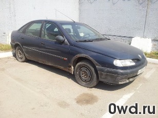 Битый автомобиль Renault Laguna