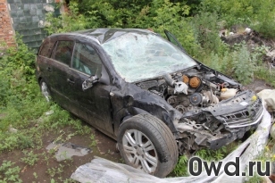 Битый автомобиль Opel Astra
