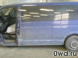 Битый автомобиль Volkswagen Multivan